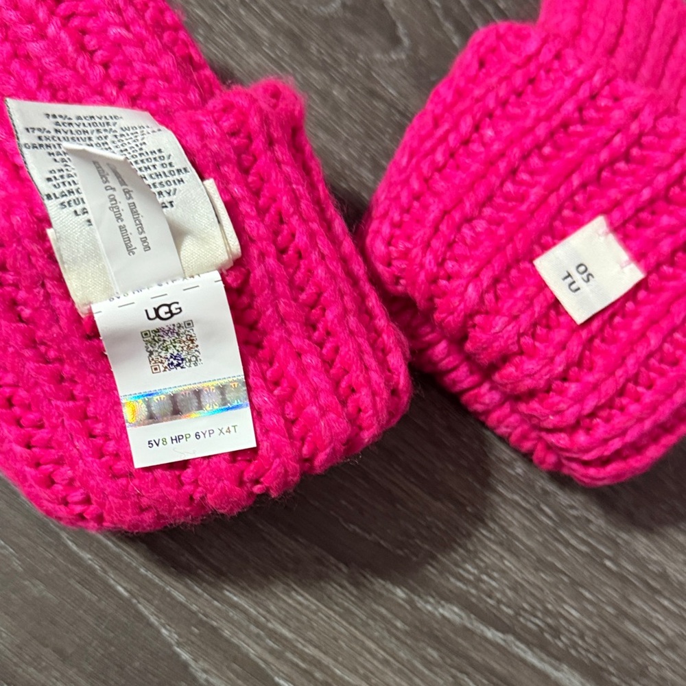 UGG Women’s Bright Pink Knit Fingerless Gloves - Picture 5 of 6